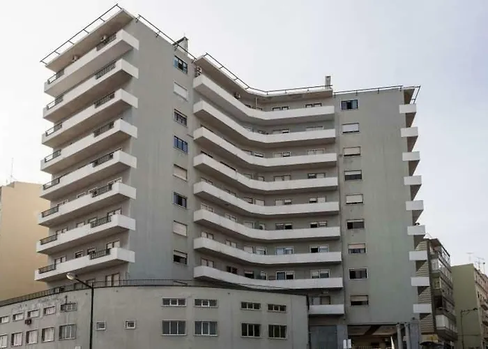 Santa Apolonia 7d - 6 Bedrooms Лісабон