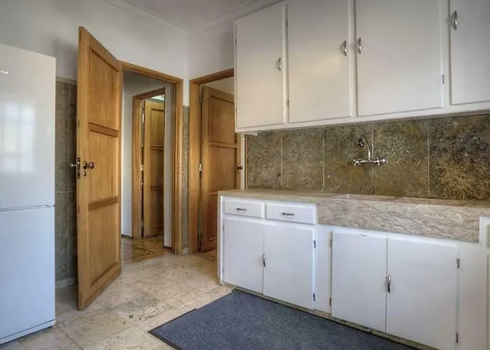 Апартаменти Santa Apolonia 7d - 6 Bedrooms Лісабон